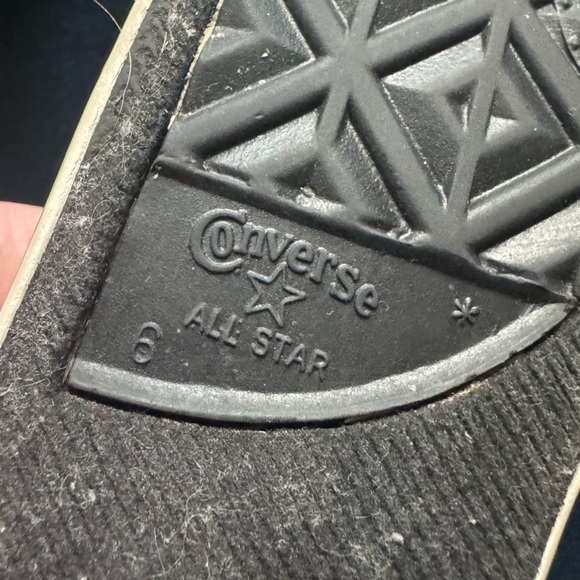 The cutest little converse! Kids Green Frog Canvas Shoes- EUC🐸lots of life left! - Picture 8 of 9